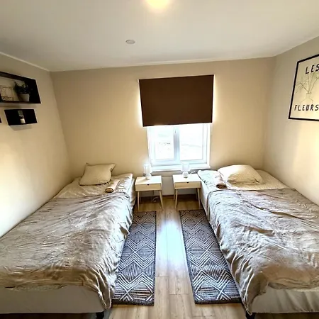 Apartment 3 - Stylish 2Br Apartment, Airport Access, Near Old Town شقة *