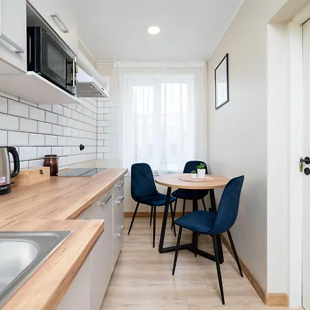 Apartment 3 - Stylish 2Br Apartment, Airport Access, Near Old Town דירה