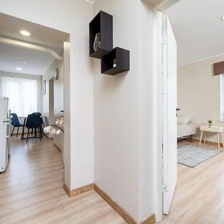 Apartment 3 - Stylish 2Br Apartment, Airport Access, Near Old Town דירה טאלין