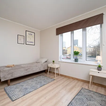 Apartment 3 - Stylish 2Br Apartment, Airport Access, Near Old Town شقة