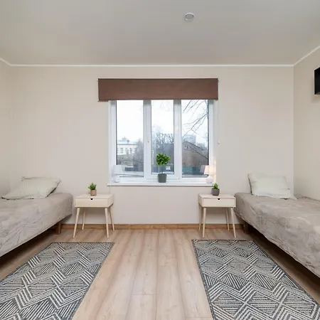 דירה Apartment 3 - Stylish 2Br Apartment, Airport Access, Near Old Town