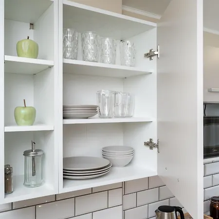 3 - Stylish 2br Apartment, Airport Access, Near Old Town Tallinn